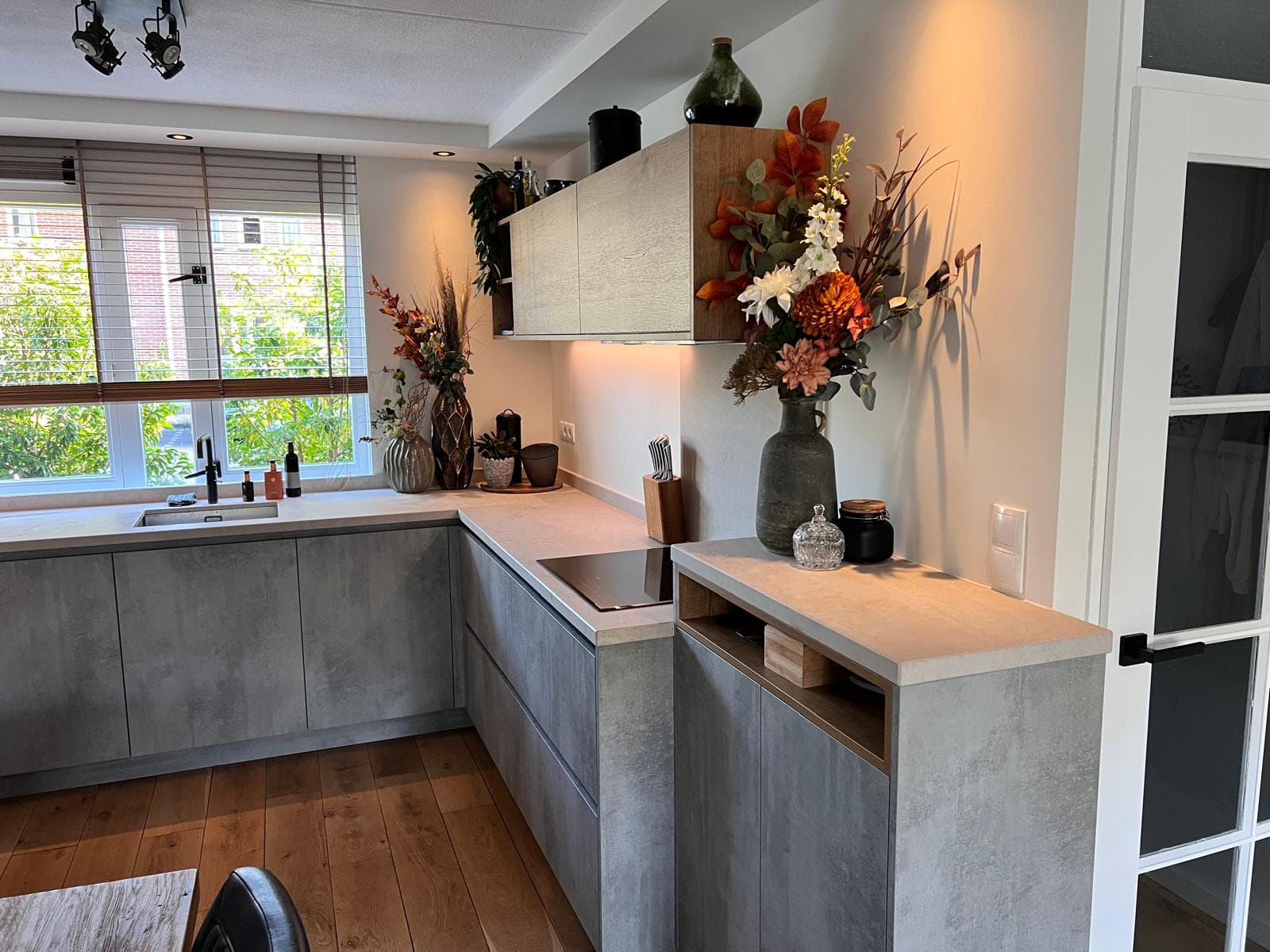 Keuken beton met eiken accenten, foto 4
